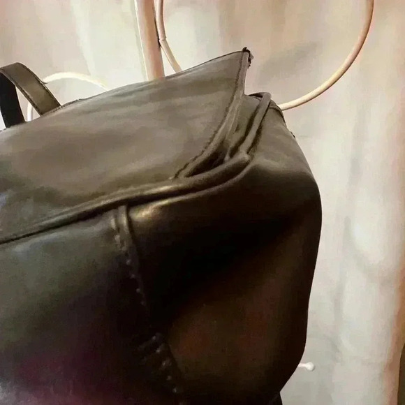 Mano Black Leather classic style shoulder bag - Picture 6 of 12